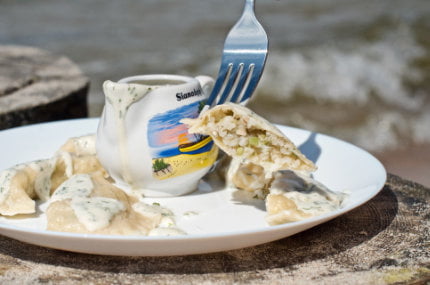 Pierogi z halibutem wędzonym, kaszą jęczmienną i bobem Kasza w diecie dzieci