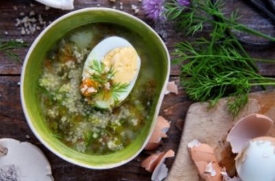 Zupa koperkowa z jajkiem i kaszą kuskus
