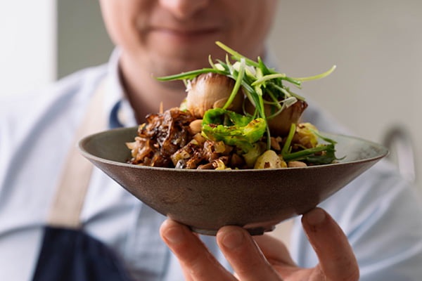 Stir fry z boczniakami, brukselką, kaszą gryczaną i vege Saint Jaques z boczniaka mikołajkowego