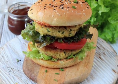 Burgery z kaszy jaglanej i indyka