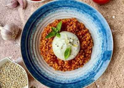 Pęczotto w pomidorach z mozzarellą