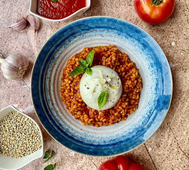 Pęczotto w pomidorach z mozzarellą