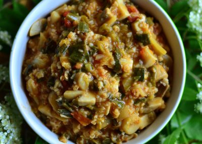 Orkiszowy bigos z pokrzyw