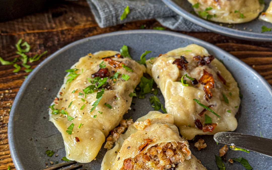 Pierogi z kaszą gryczaną i boczkiem