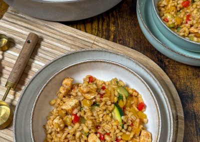Fit kurczak z kaszą pęczak i warzywami
